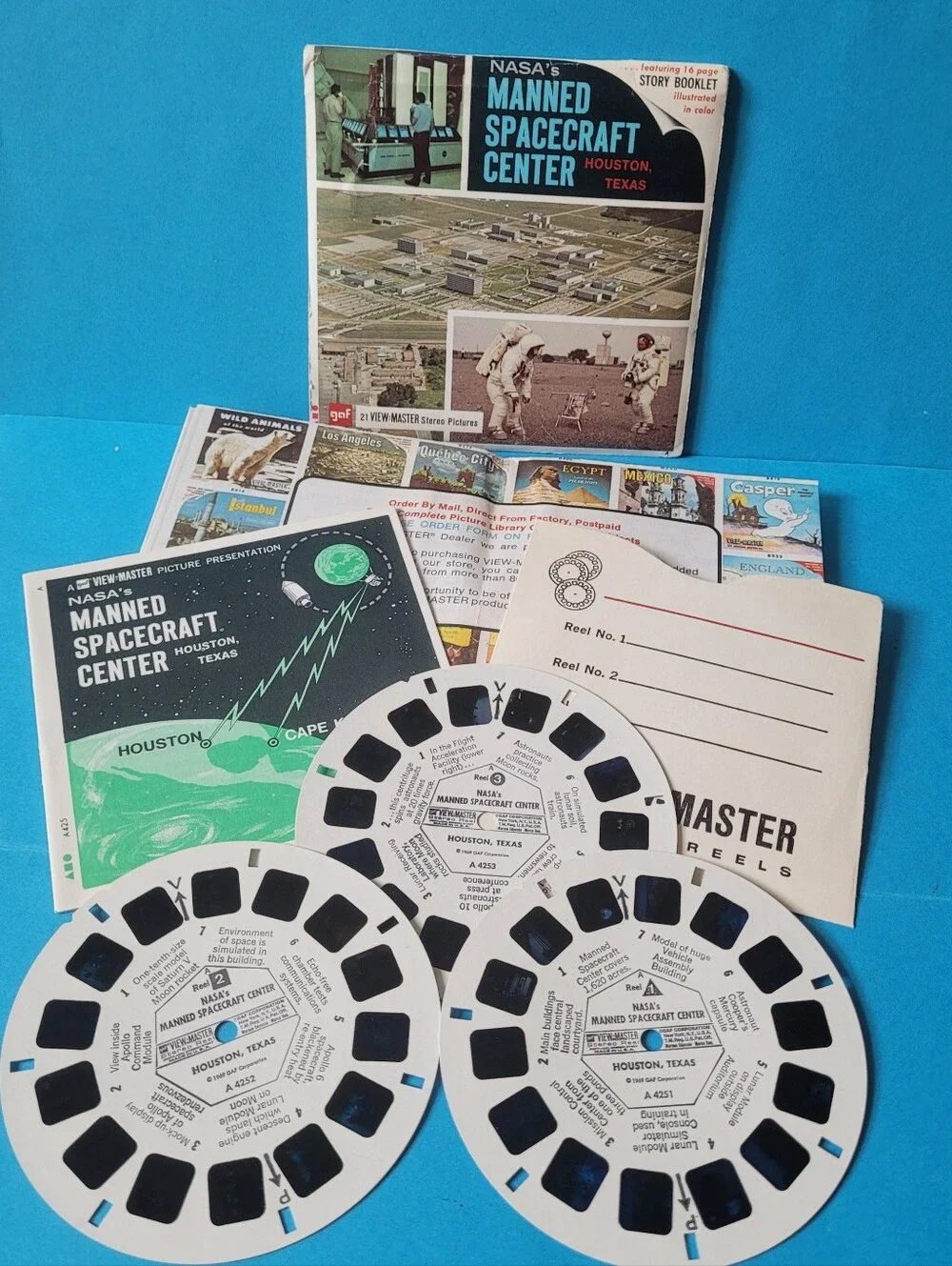 View Master NASA 1968 Manned Spacecraft Center / The Conquest Of Space, Set Of 2